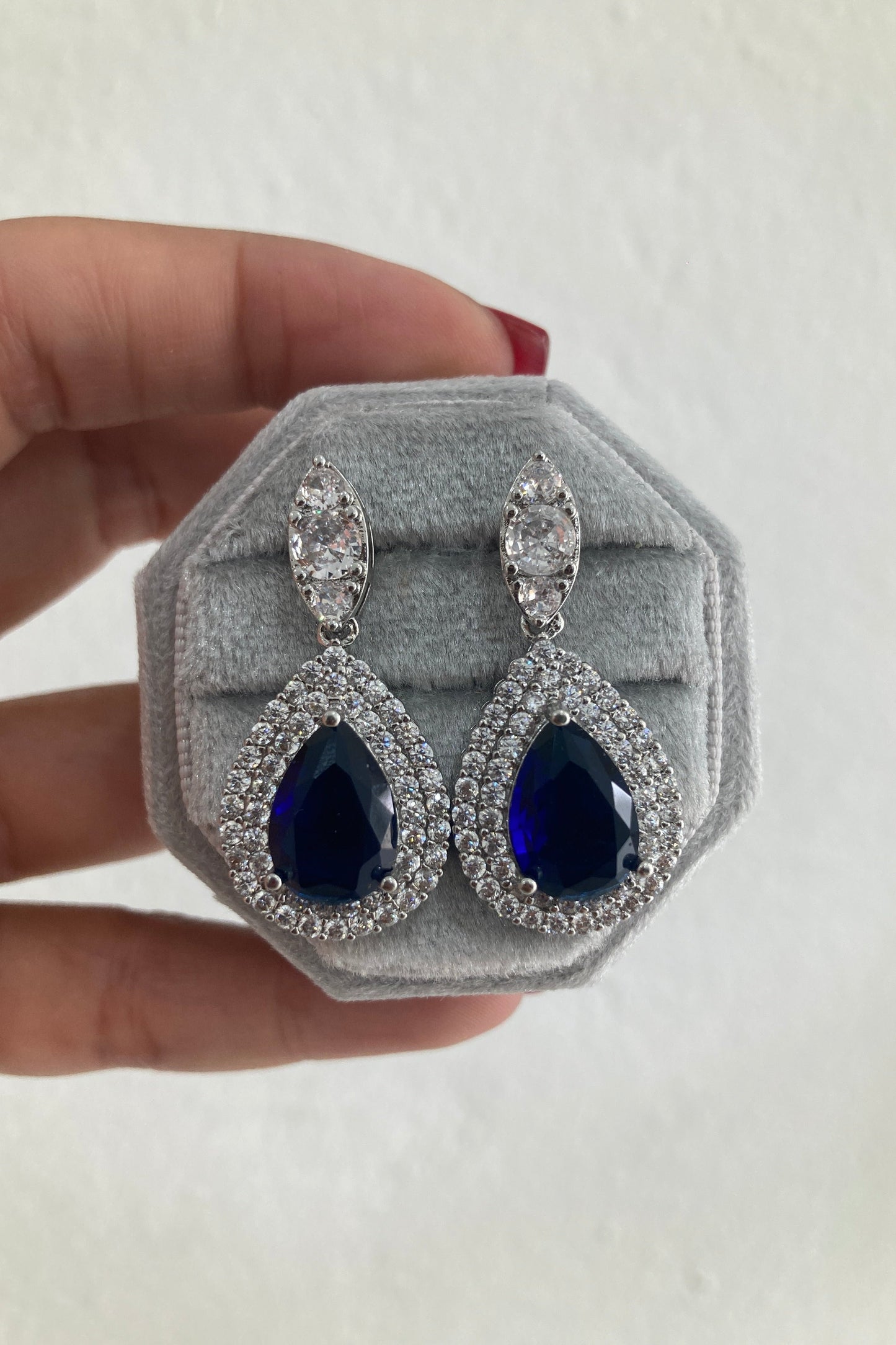 Set de Aretes Kiara y collar Deimar