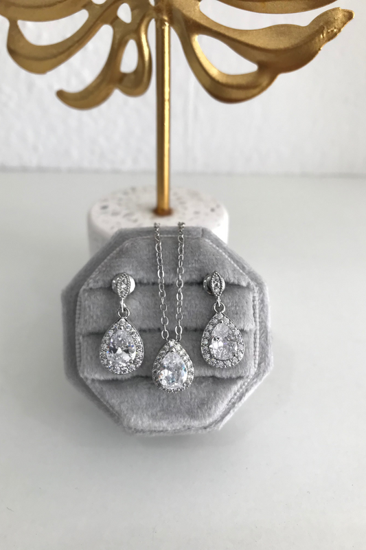 Set de Aretes Sara y Collar Silvia