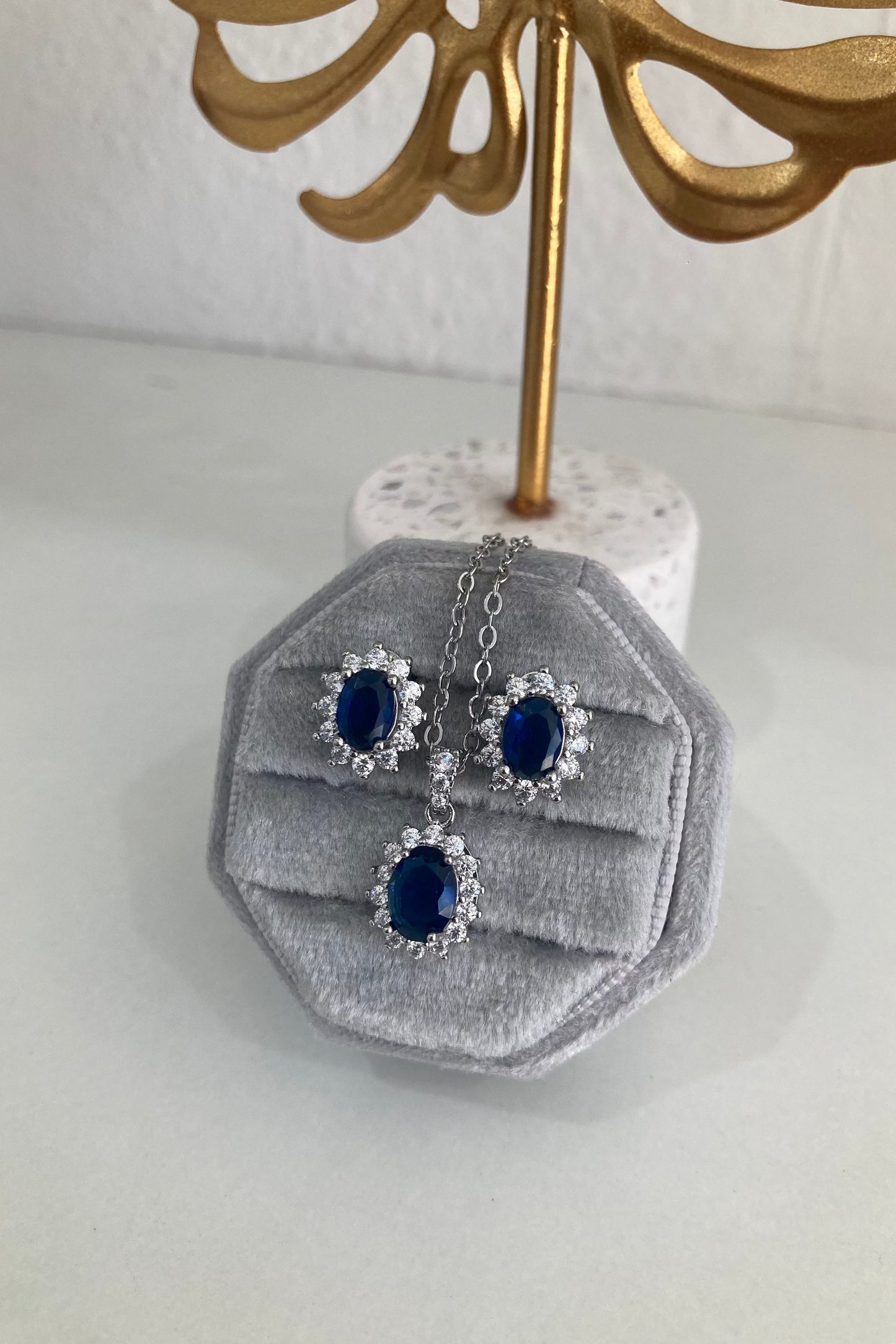 Set Aretes y Collar Bianca