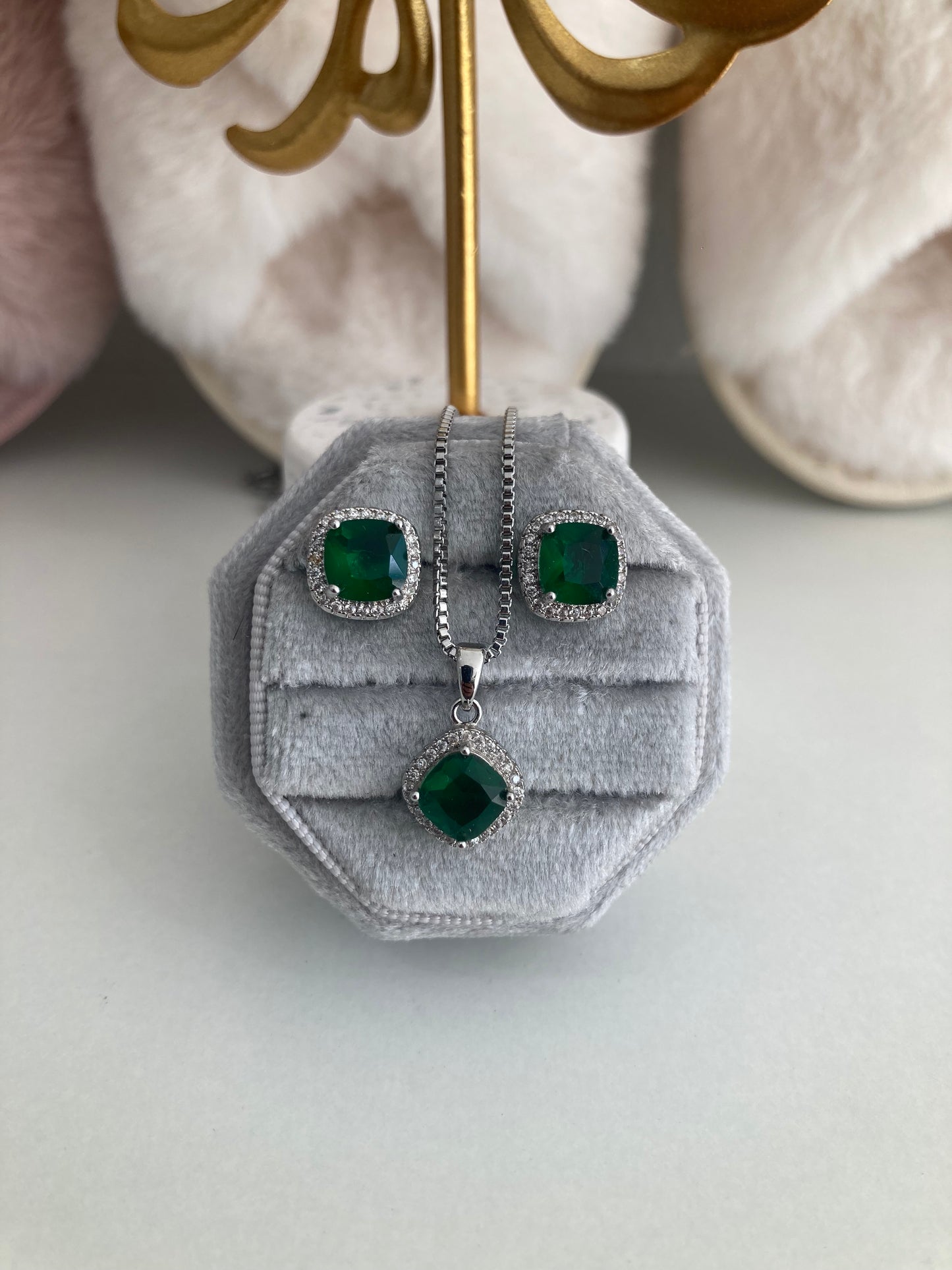 Set de Aretes Eloise y Collar Elvira