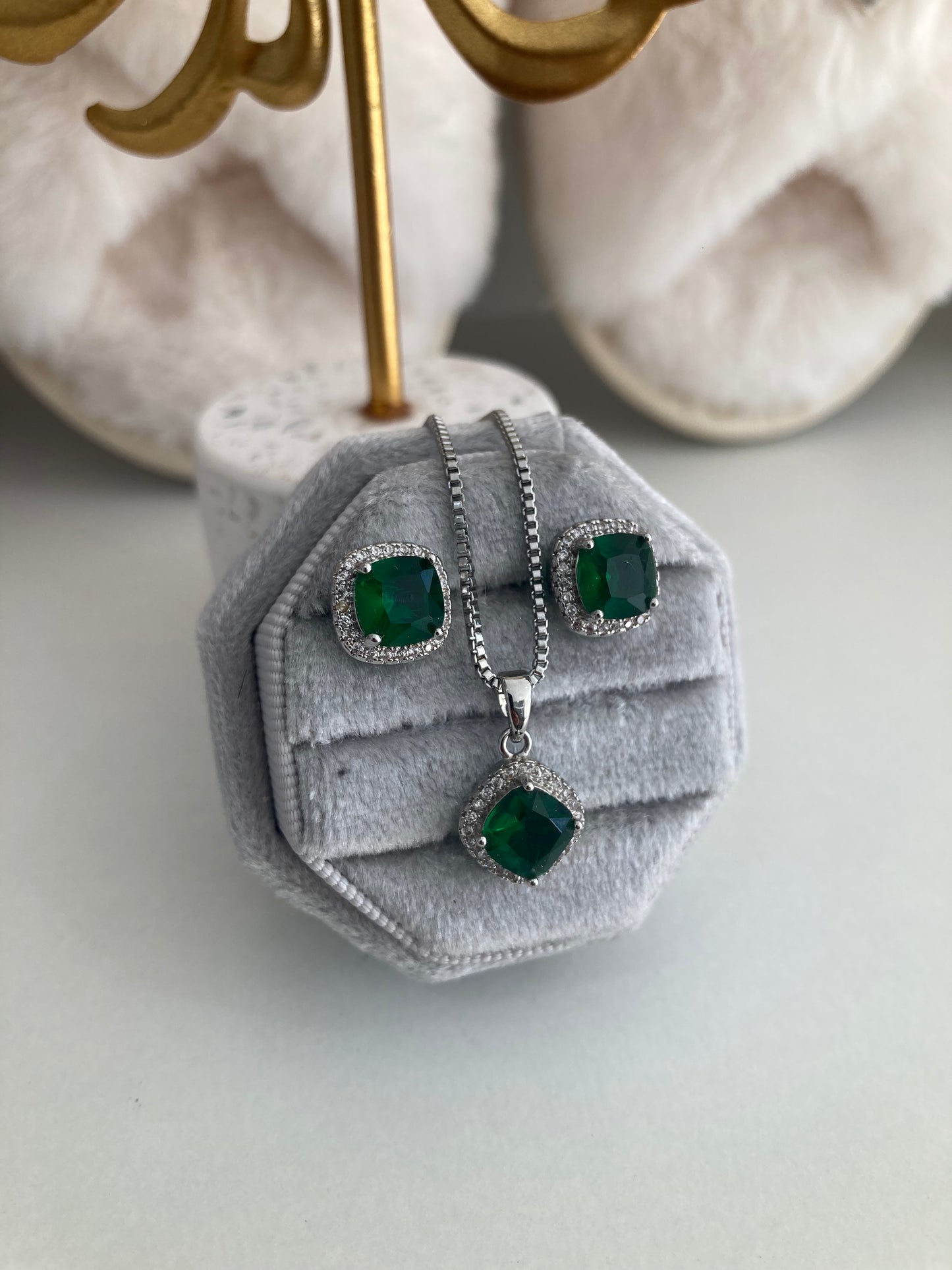 Set de Aretes Eloise y Collar Elvira