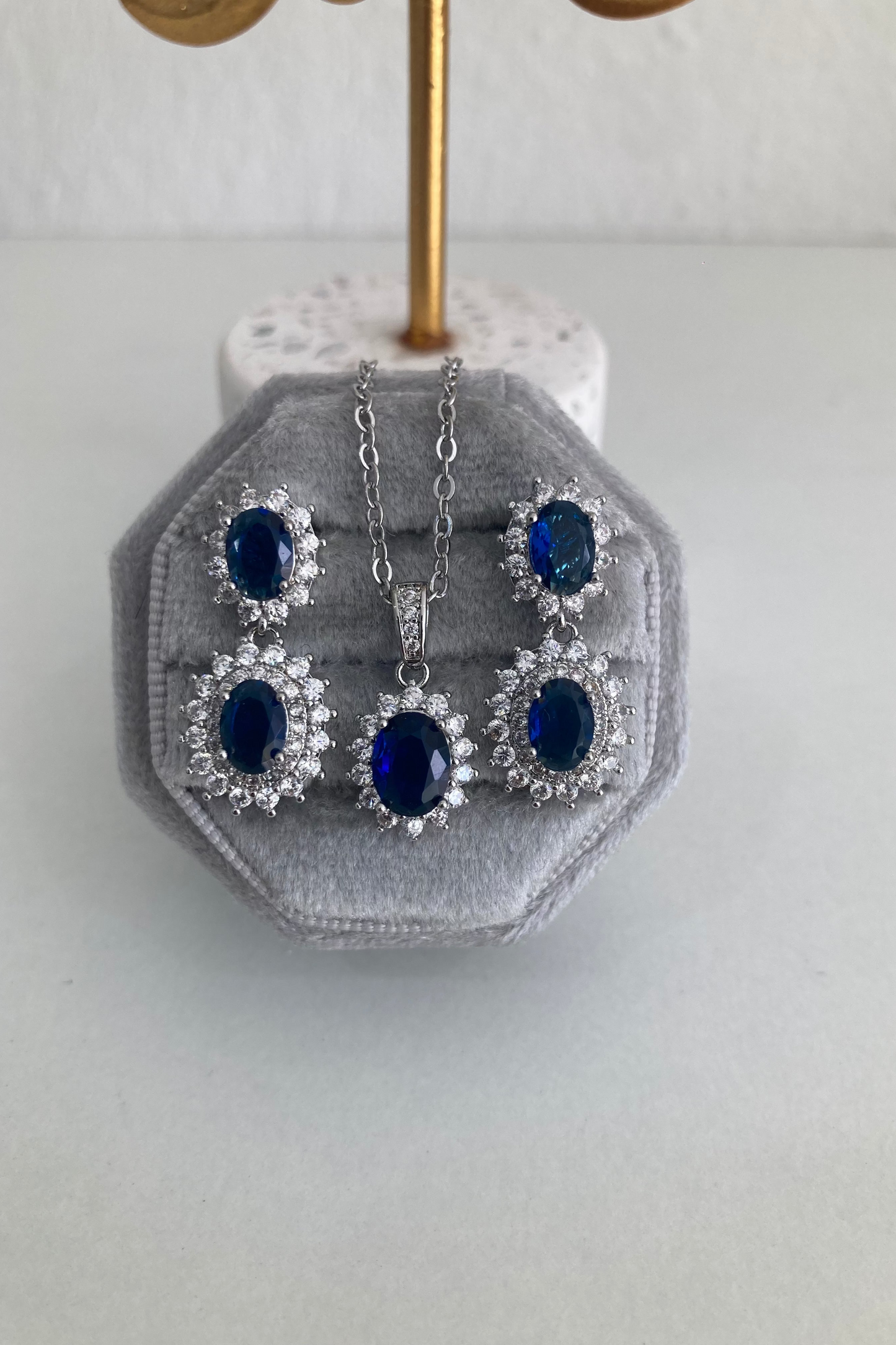 Set de Aretes Tamara y Collar Bianca