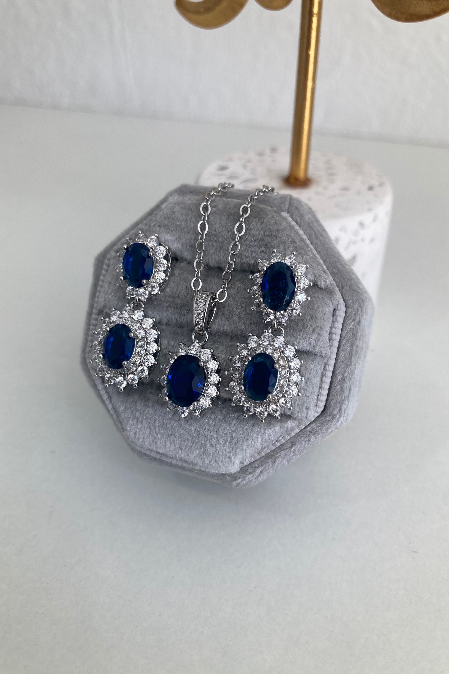 Set de Aretes Tamara y Collar Bianca