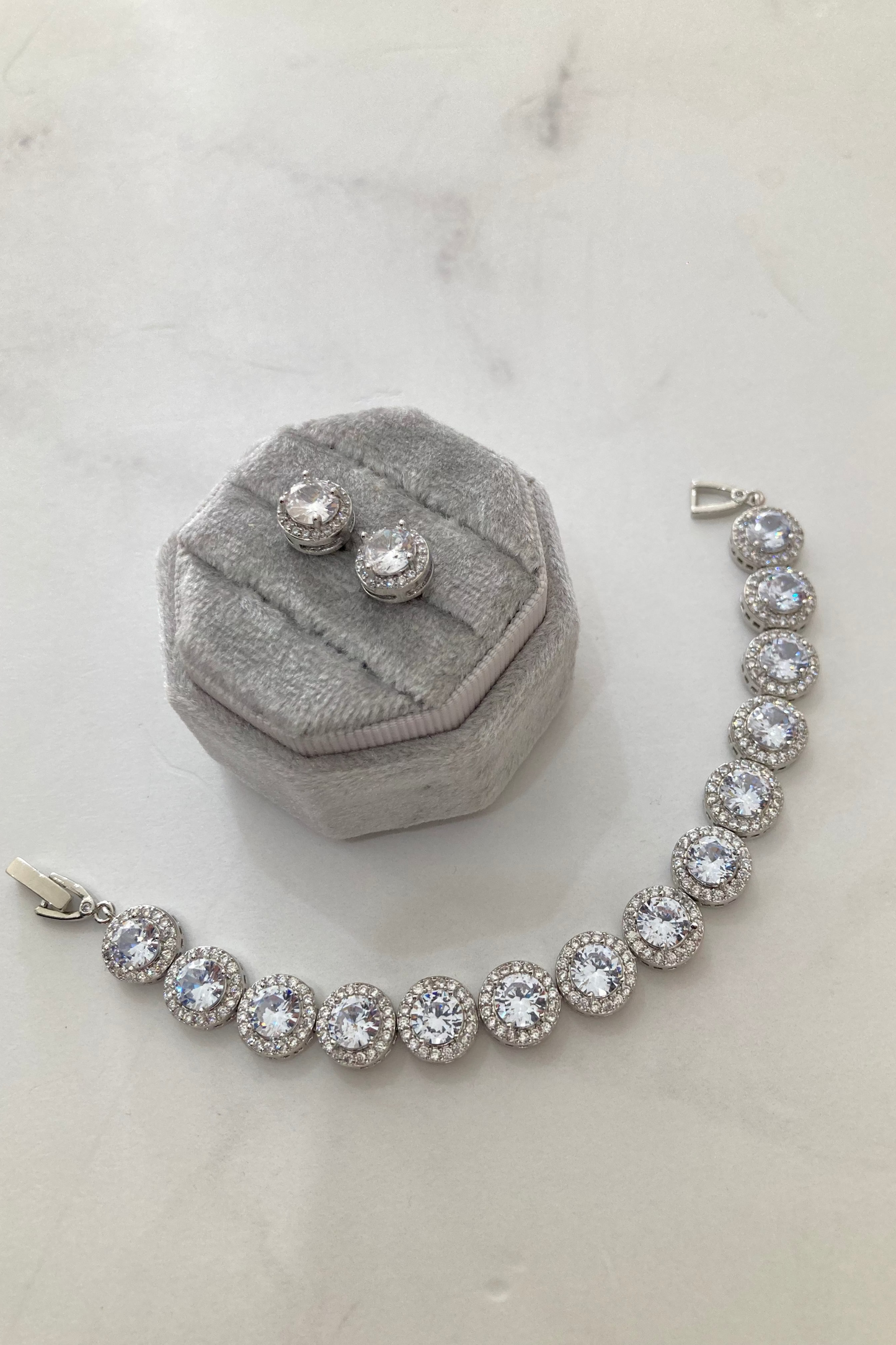 Set de Aretes Génesis y Pulsera Tania