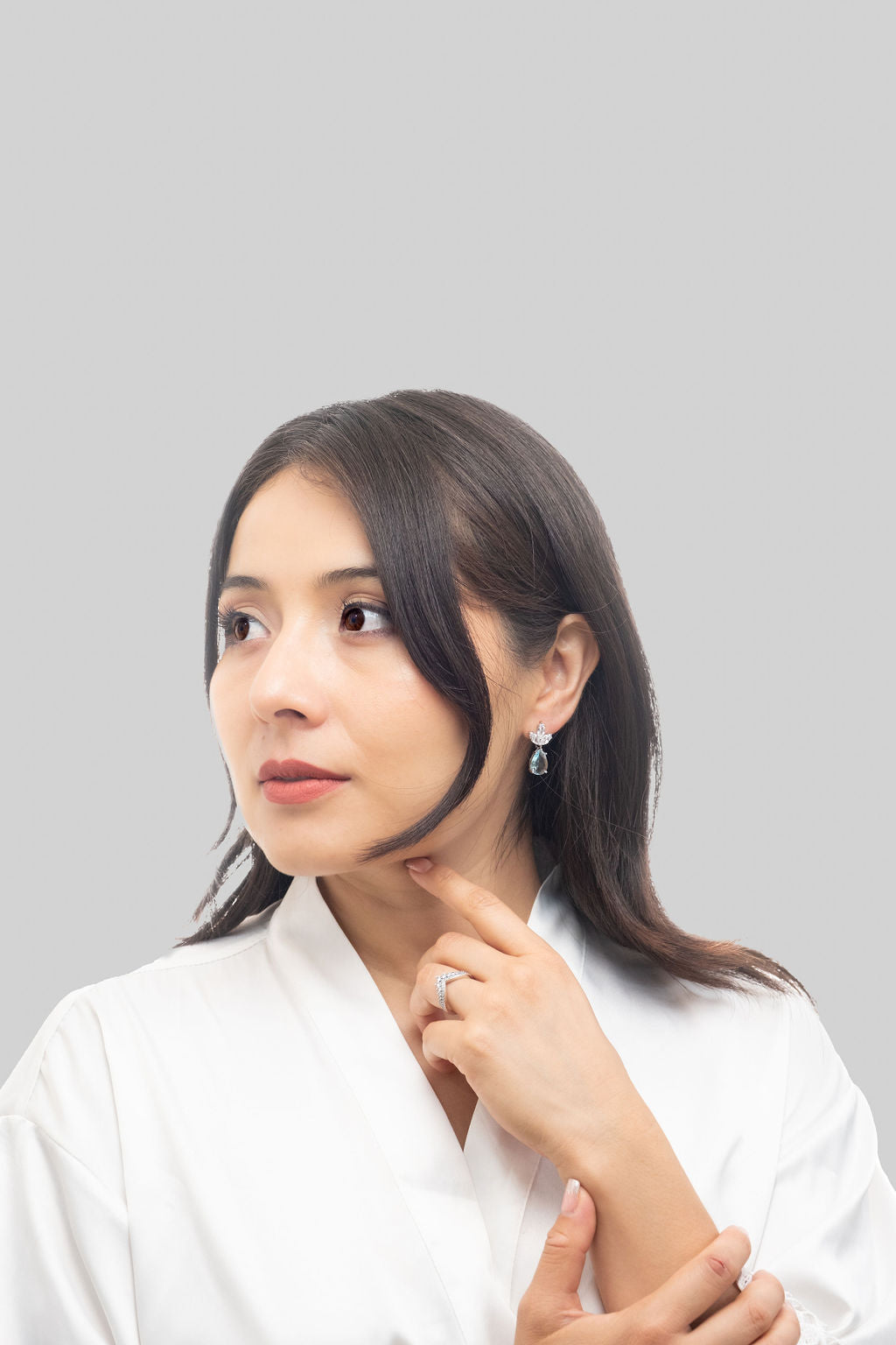 Set de Aretes Elia y Collar Delia