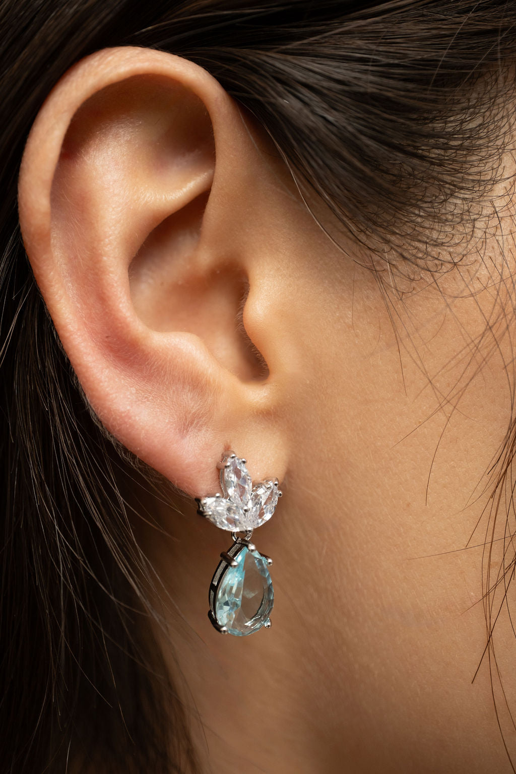 Set de Aretes Elia y Collar Delia