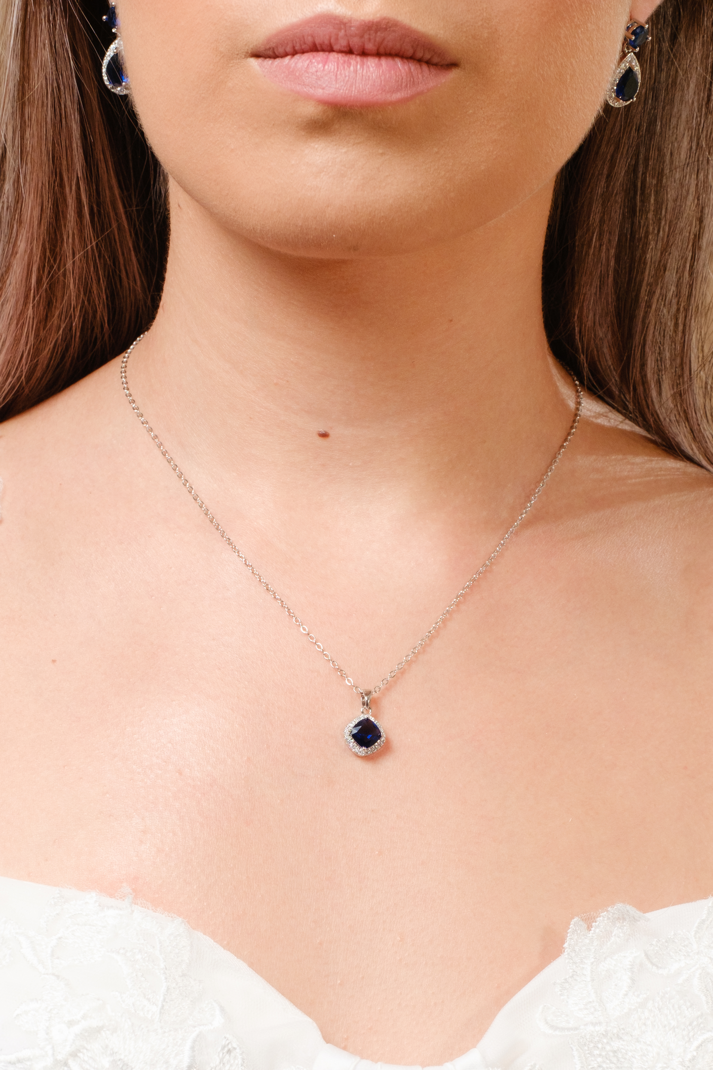 Set de Aretes Ruth y Collar Elvira